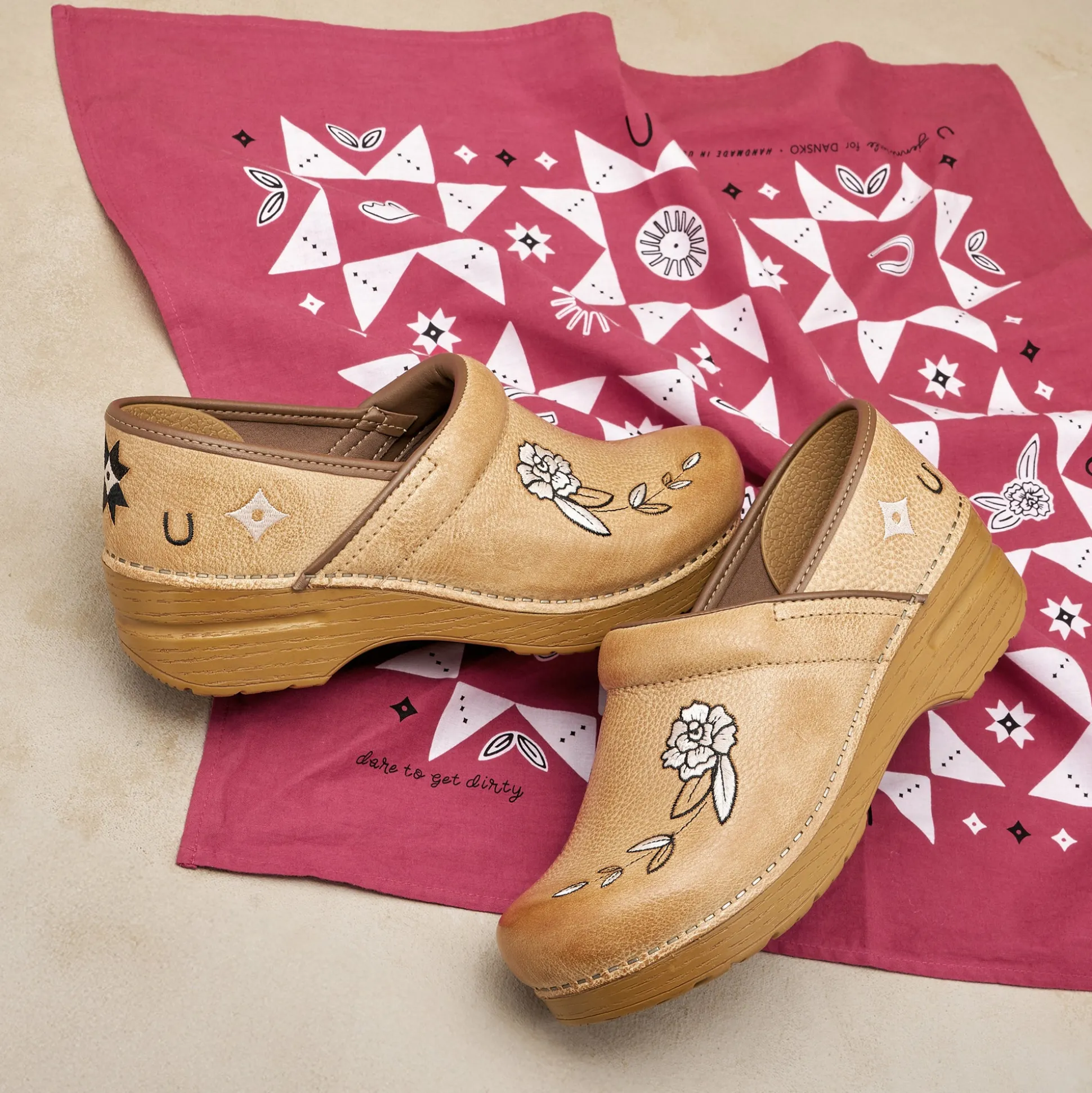 Jenni Clog & Bandana